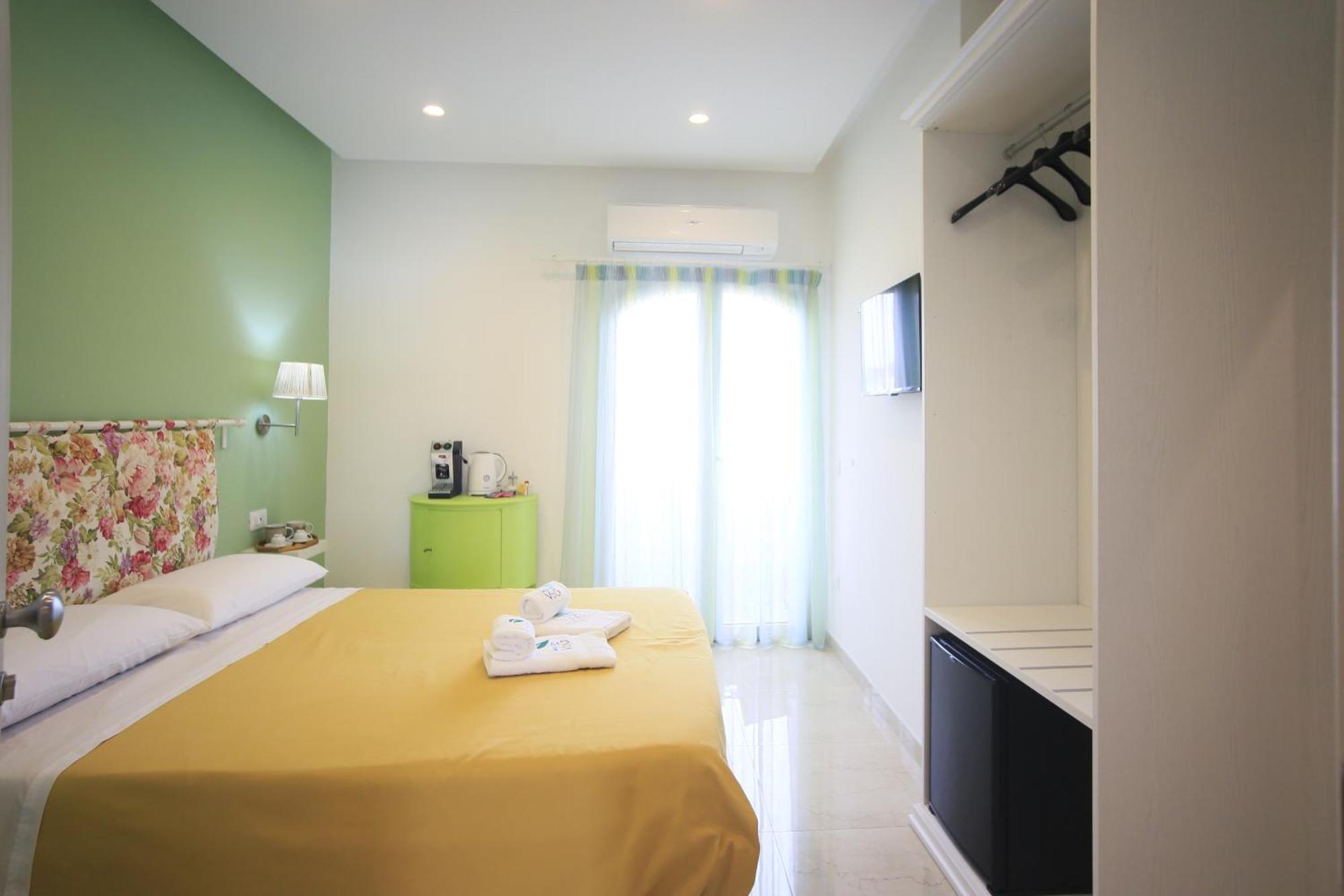 Villa Del Gaudio Rooms & Apartments Castellammare di Stabia Kültér fotó